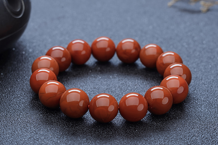 四川南紅瑪瑙價(jià)格，四川南紅瑪瑙市場(chǎng)趨勢(shì)（4）