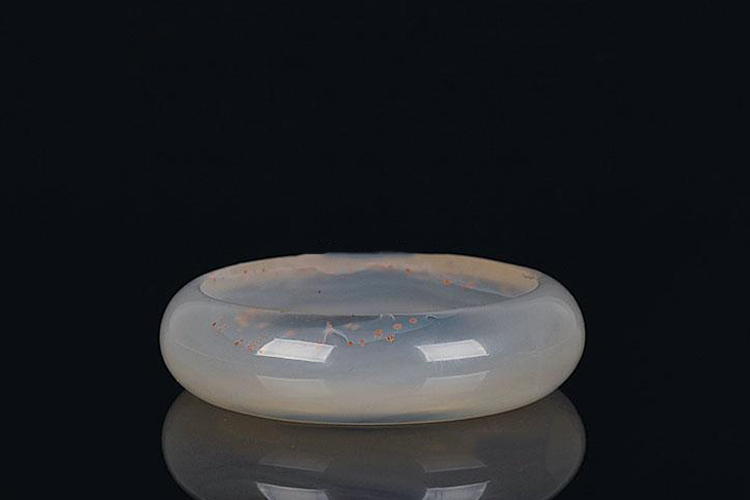 玉髓手鐲長(zhǎng)什么樣？玉髓手鐲價(jià)格如何？（8）