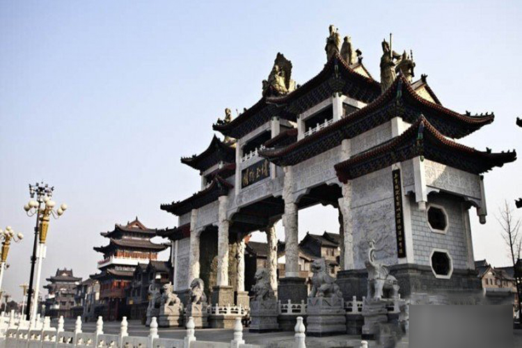 “東方翡翠”的產(chǎn)地——南陽玉石批發(fā)市場（1）