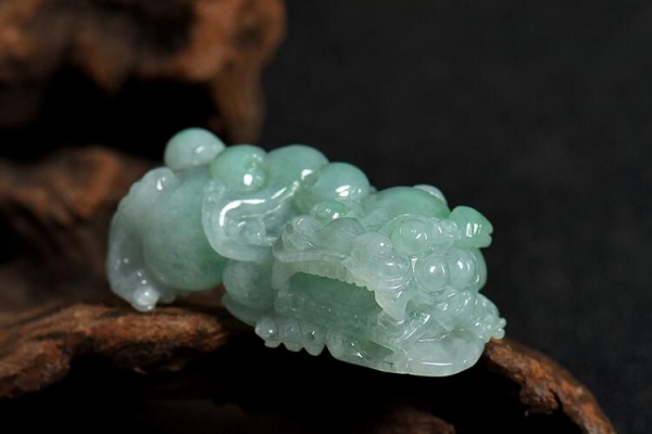 翡翠貔貅吊墜的佩戴禁忌？翡翠貔貅需不需要開(kāi)光？