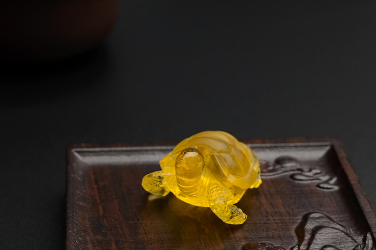 金珀的功效有哪些？金珀它對(duì)我們有什么用處？（4）