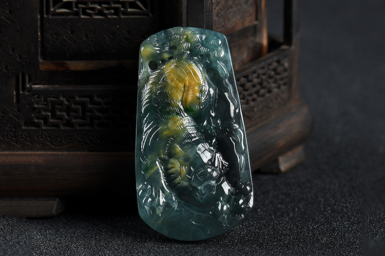 翡翠虎牌的寓意有哪些，翡翠虎牌鑒賞（5）