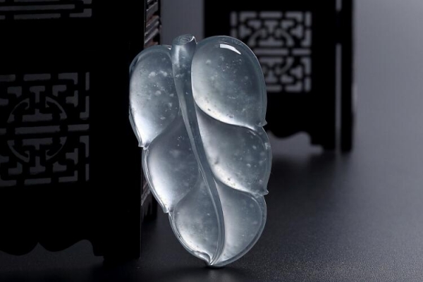木那翡翠為何棉多還值錢(qián)？木那翡翠特點(diǎn)介紹