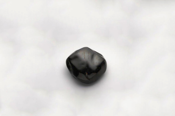 黑琥珀是什么樣的？黑琥珀有價值嗎？