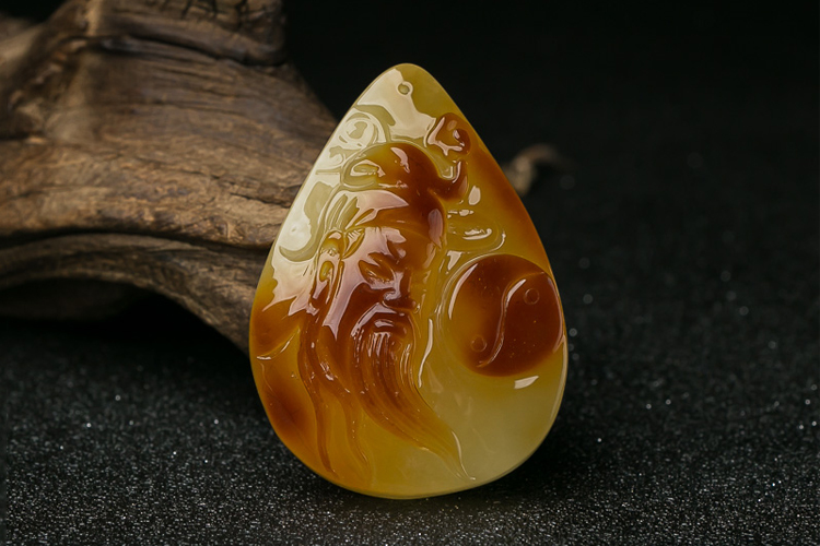 蜜蠟吊墜的保養(yǎng)方法介紹，這些蜜蠟吊墜保養(yǎng)方法你都知道嗎？（1）