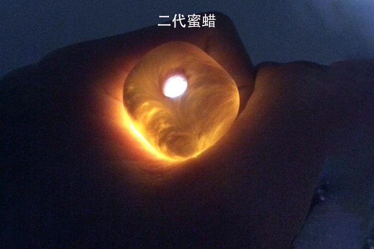 燈光下蜜蠟真假對照圖讓假蜜蠟無處可藏，原來燈光才是假蜜蠟的克星（6）