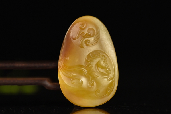 和闐玉介紹，和闐玉與和田玉是同一個品種嗎？