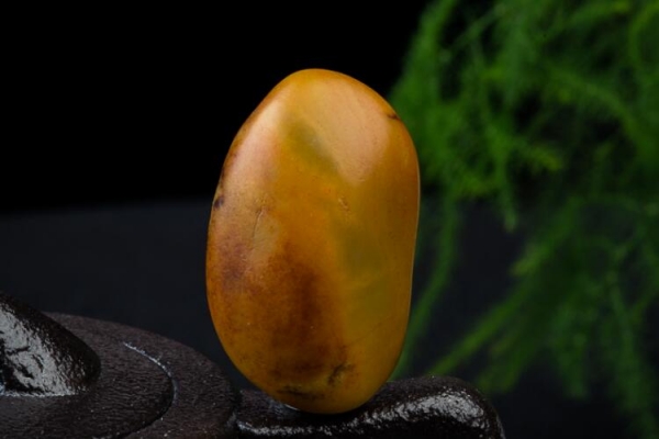 怎樣鑒別玉石原石？翡翠和和田玉的鑒別技巧是什么？