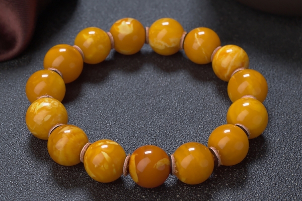 蜜蠟手串價(jià)格怎么看？蜜蠟手串價(jià)格價(jià)格講解