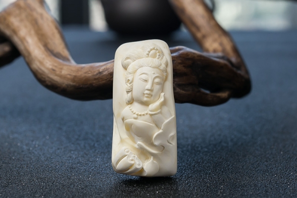 骨珀是白蜜嗎？骨珀和白蜜蠟有何關(guān)系？