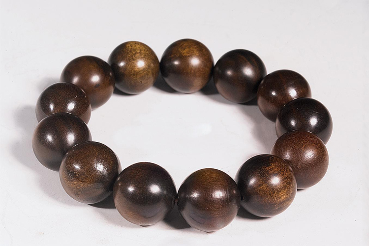 金絲楠陰沉木手串價格是多少？為何市場上的金絲楠價格差距巨大？（4）