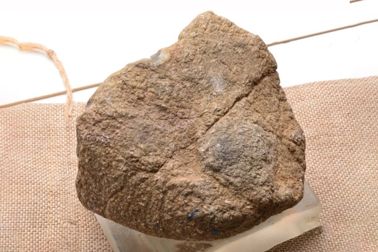 翡翠毛石是什么樣子？翡翠毛石特點(diǎn)講解（2）