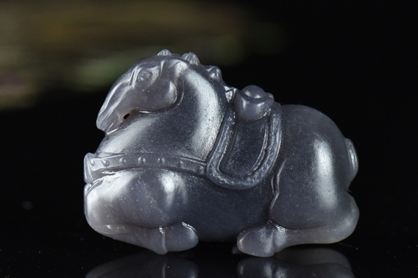 煙青玉有價(jià)值嗎？煙青玉和青花玉是同一種嗎？