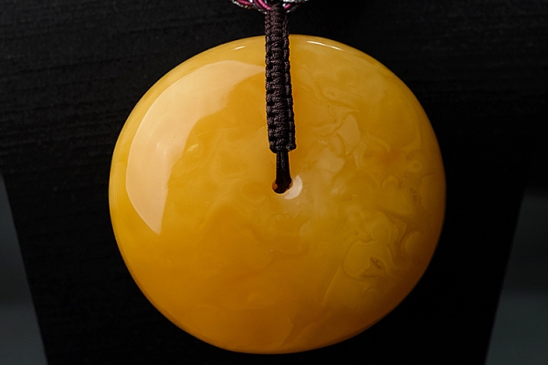 蜜蠟平安扣價(jià)格是多少？蜜蠟平安扣價(jià)格講解
