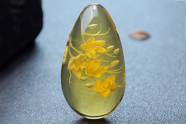 琥珀真假怎么簡(jiǎn)單鑒別？簡(jiǎn)單的琥珀鑒別方法一定要知道