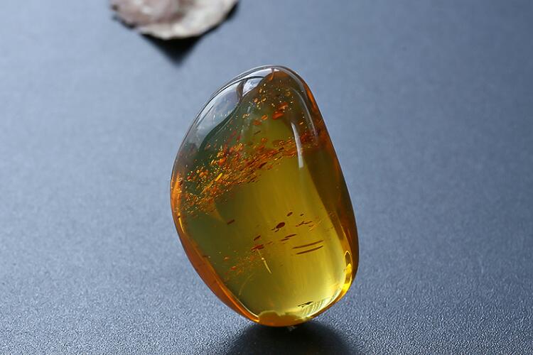 花珀里面真的有花朵嗎？花珀究竟是不是琥珀？（8）