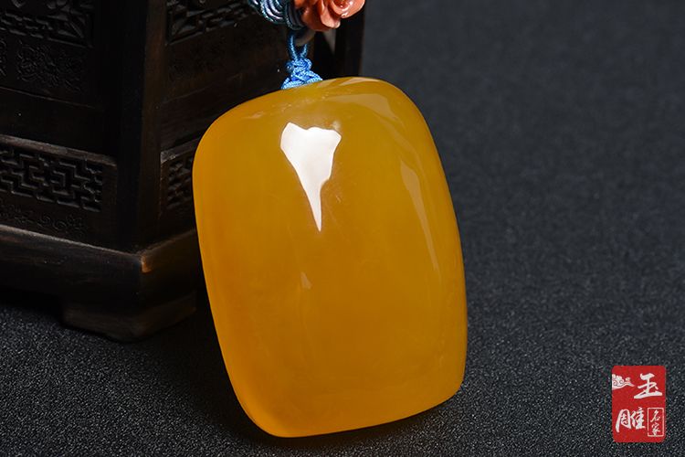 蜜蠟什么樣的成色最好-玉雕名家