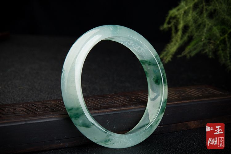 云南翡翠批發(fā)市場(chǎng)-玉雕名家
