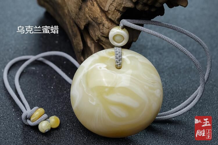 烏克蘭蜜蠟的特點-玉雕名家