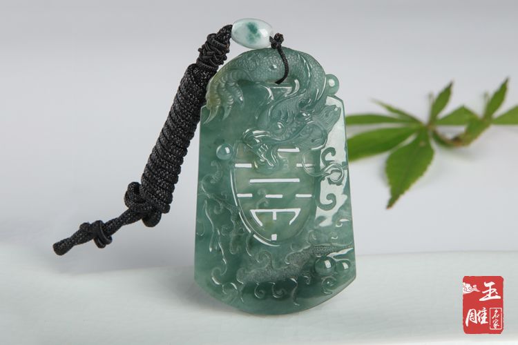 油青翡翠的價格-玉雕名家